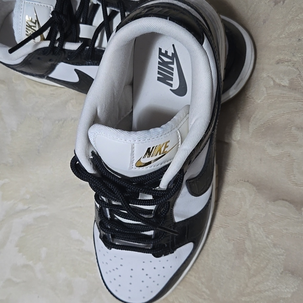 Nike 6 black / white